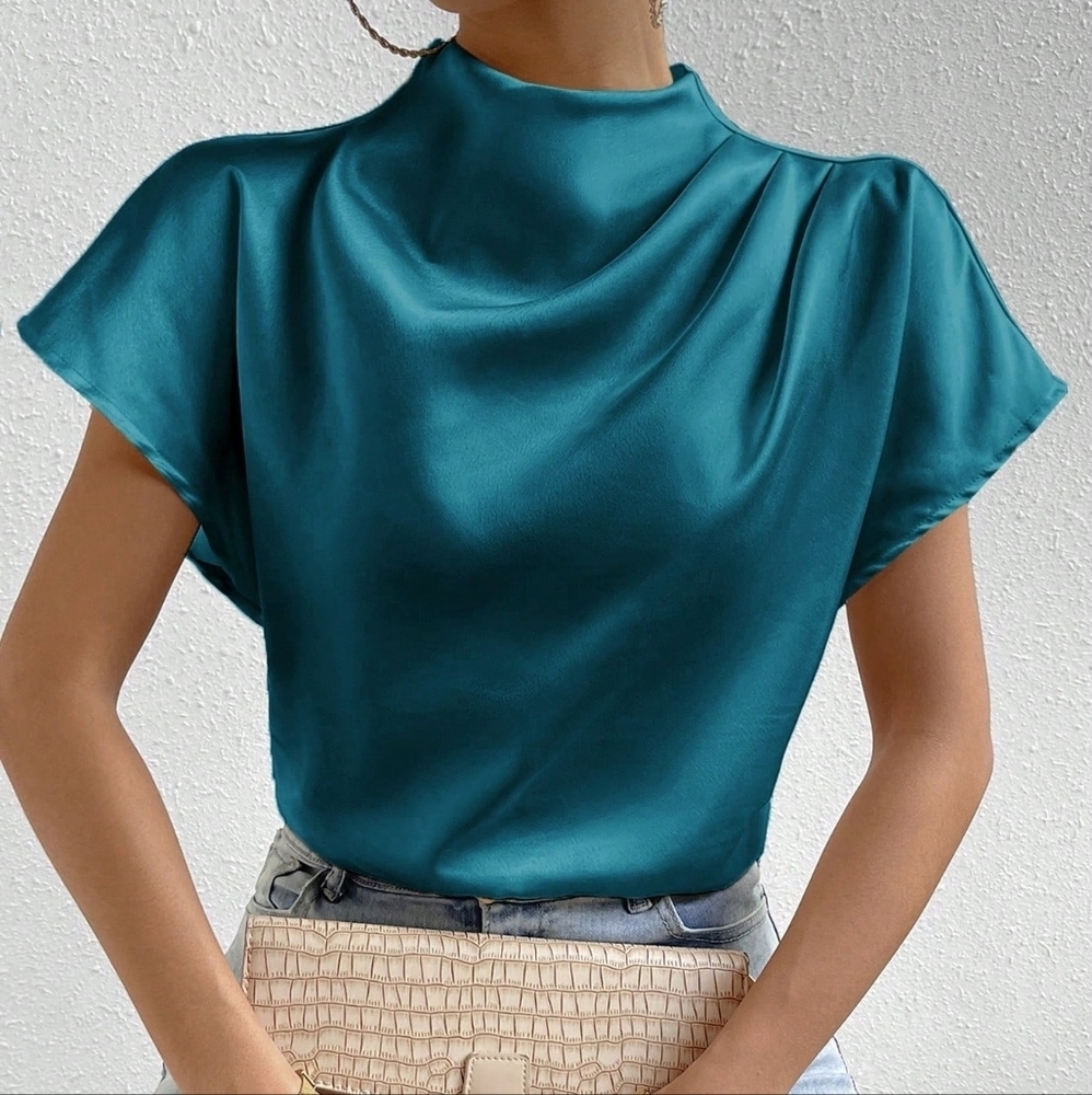 Solid Color Round Neck Batwing Sleeve Casual Shirt - Picture 4 of 5